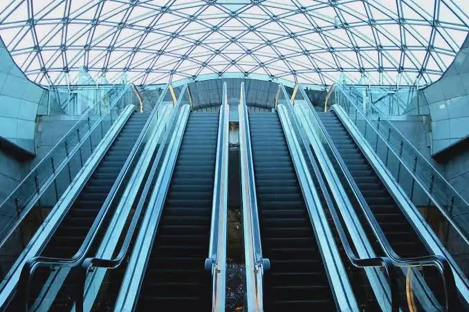 Componentes electrónicos para escaleras mecánicas